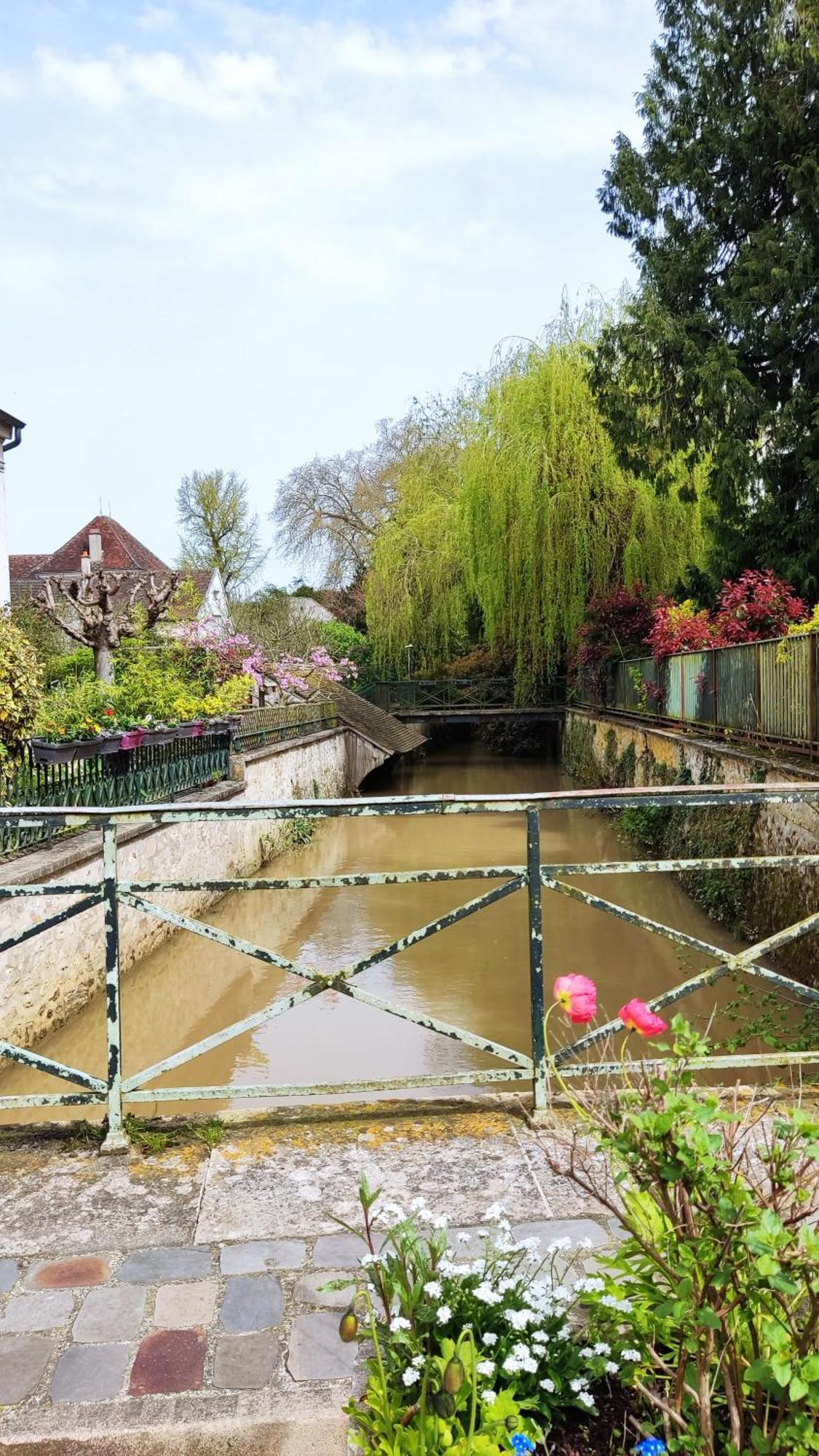 Crecy-la-Chapelle Romantic Room - Studio Jardin - Proche Disneyland Paris מראה חיצוני תמונה